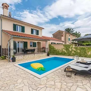 Villa Grguci, Kanfanar
